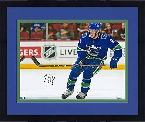 ממוסגר ברוק בוזר ונקובר קאנוקס עם חתימה על חתימה של 16 x 20 בצילום הג'רזי כחול - תמונות NHL עם חתימה על חתימה